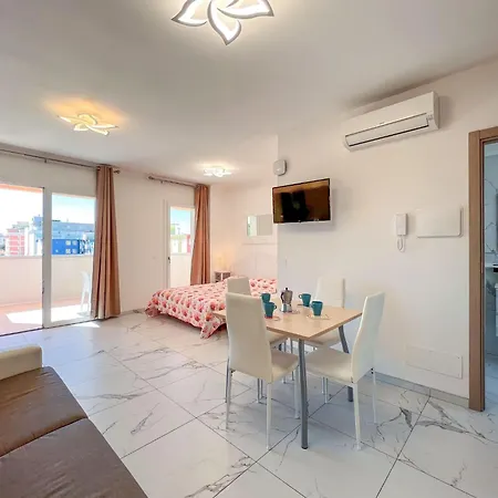 Daire Flat A Stones Throw From The Centre Of *