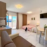 Flat A Stones Throw From The Centre Of Daire