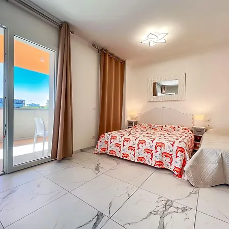 Flat A Stones Throw From The Centre Of Apartment