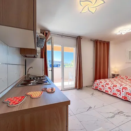 Apartment Flat A Stones Throw From The Centre Of