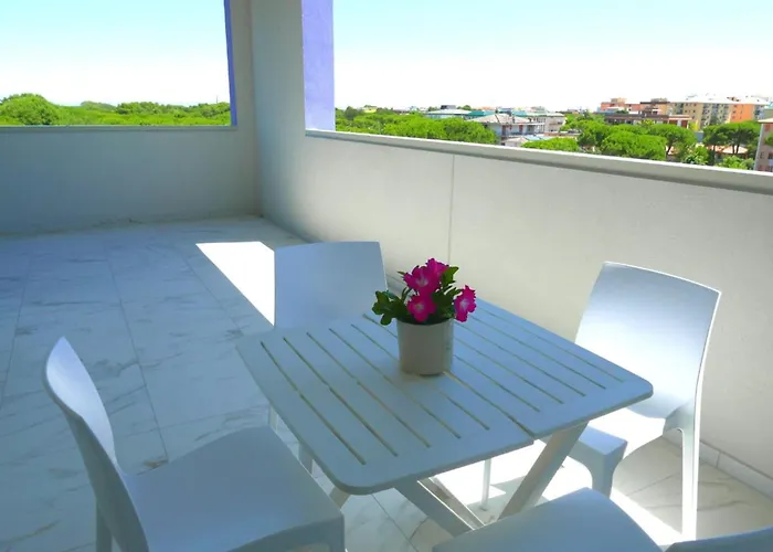 Flat A Stones Throw From The Centre Of